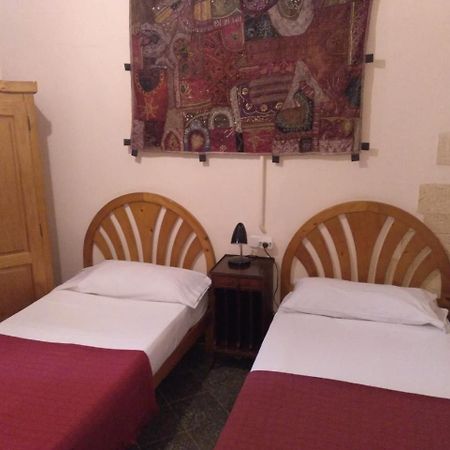 Hostal Corona Palma de Mallorca Exterior photo