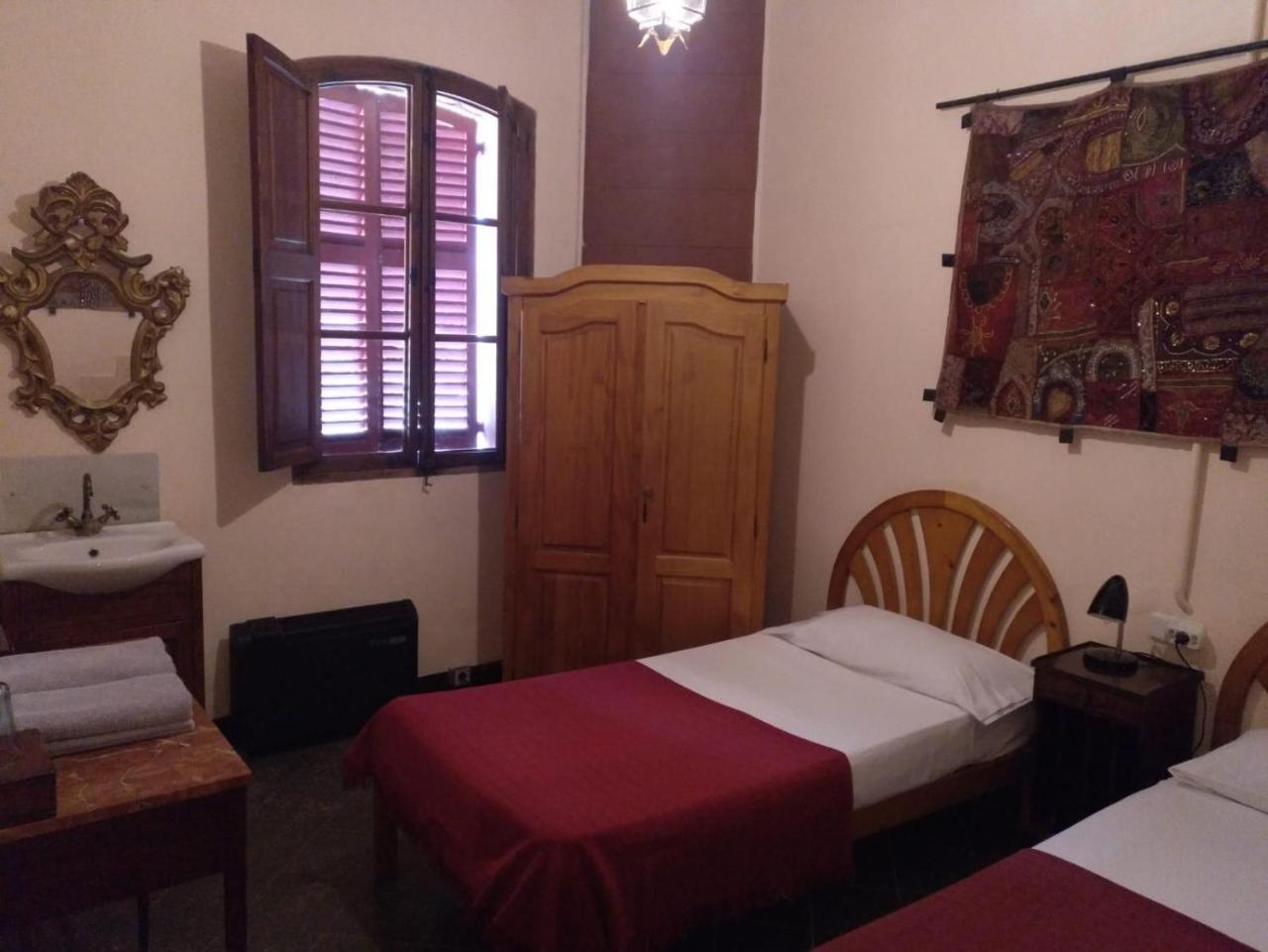 Hostal Corona Palma de Mallorca Exterior photo